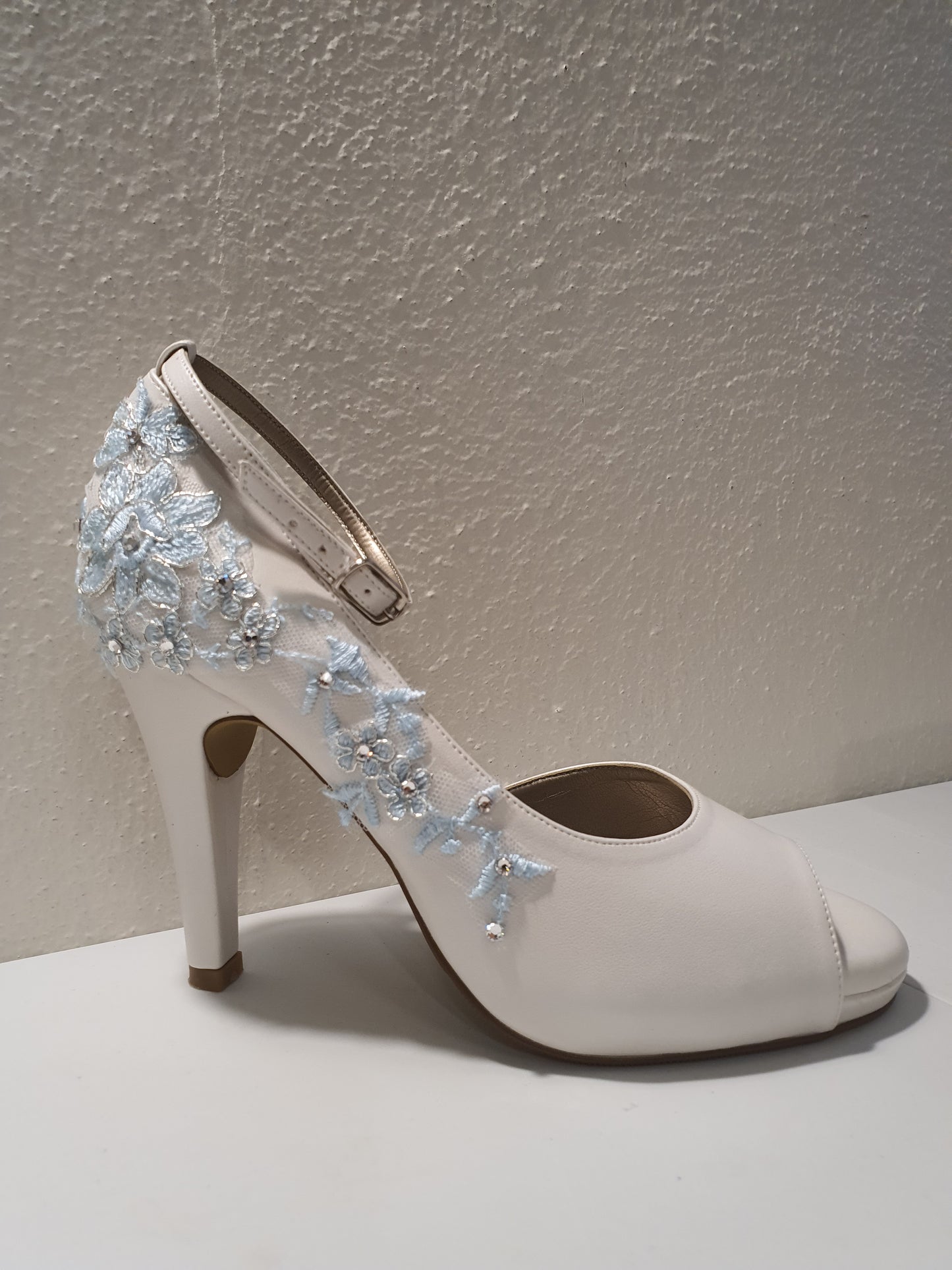 Anticipo Zapato para eventos: Violeta $2,590 mxn