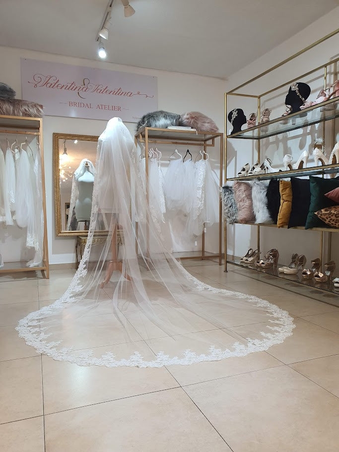 Anticipo Mantilla Tradicional – Encaje XL, Longitud Catedral | Cecy M