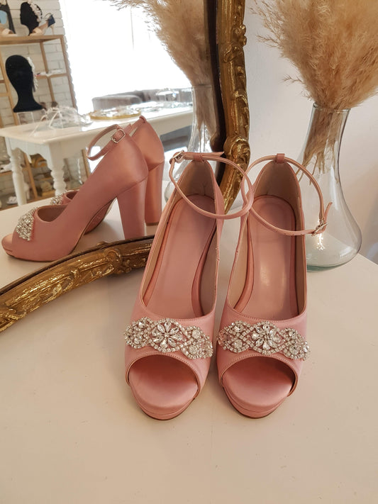 Anticipo Zapato para eventos: Varena $2,790 mxn