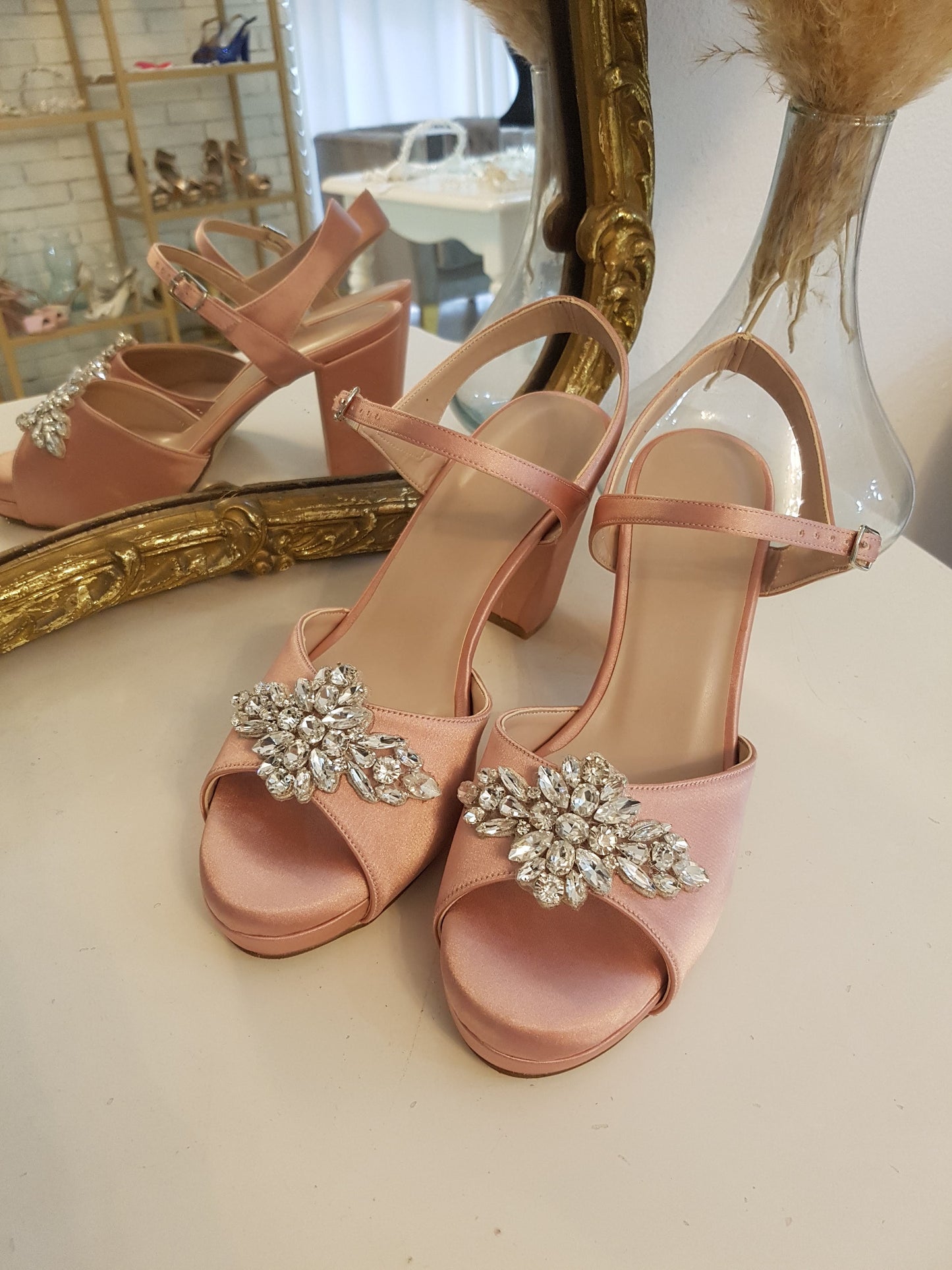 Anticipo Zapato para eventos: Vinia $2,890 mxn