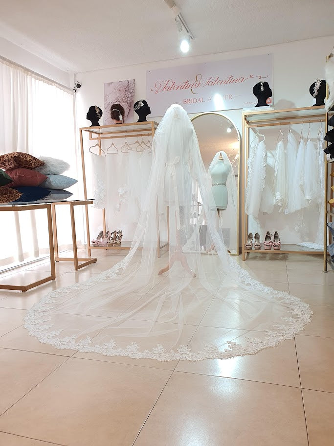 Anticipo Mantilla Tradicional – Encaje XL, Longitud Catedral | Cecy M