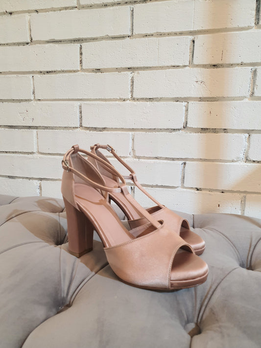 Anticipo Zapato para eventos: Vania $2,190 mxn