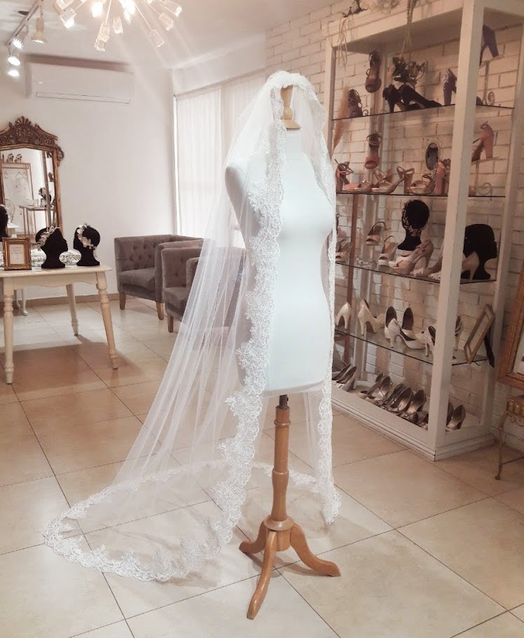 Anticipo Mantilla de novia, longitud 2 metros, corte tradicional, encaje L, hecha a mano by Cecy M. $3,290 mxn