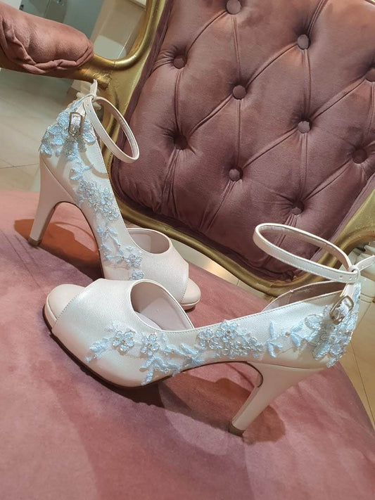 Anticipo Zapato para eventos: Violeta $2,590 mxn