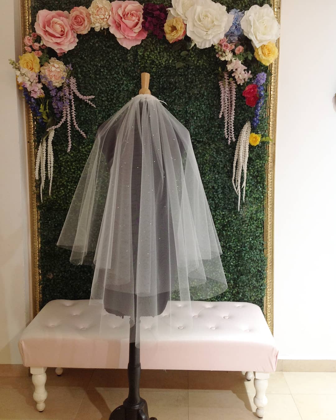 Anticipo Velo de novia en tul , corte cascada con cristales, longitud 60 y 90 centímetros, hecho a mano by Cecy M. $1,880 mxn