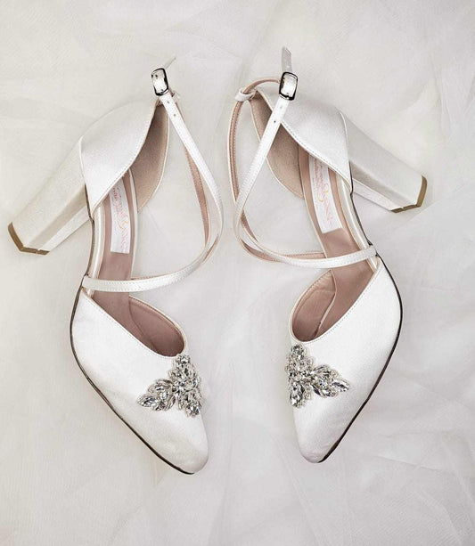 zapato de punta blanco