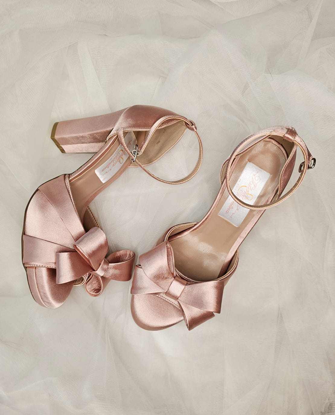 zapato para bodas con moño palo de rosa