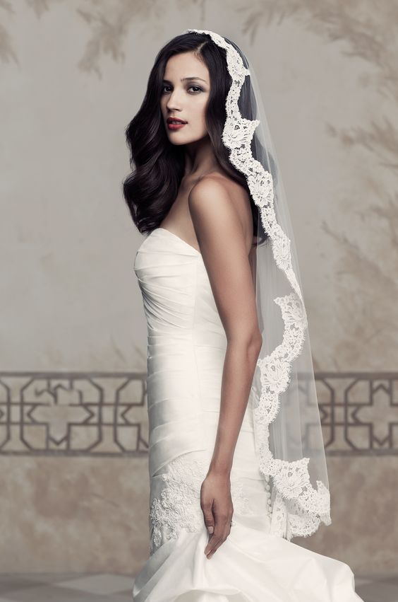 Anticipo Mantilla en tul de novia mate, longitud 90 centimetros, corte virgen, encaje M, hecha a mano by Cecy M. $1,990 mxn