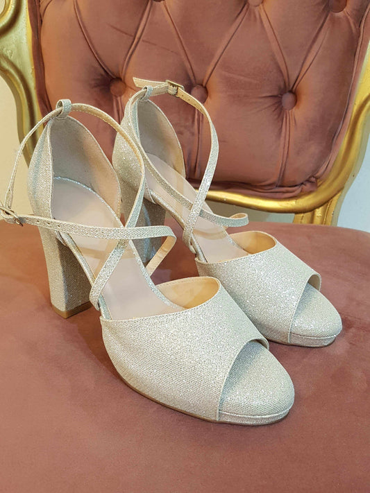 Zapato tacón ancho plateado
