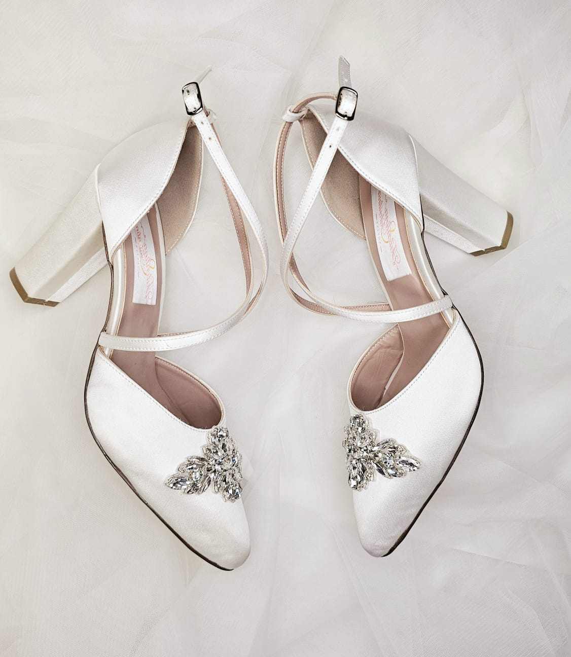 zapato de punta blanco