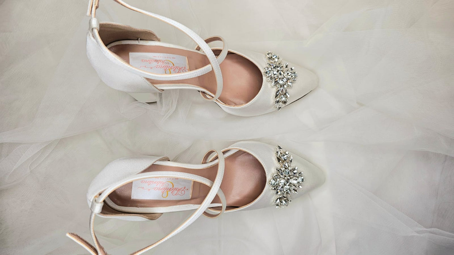 zapatilla con pedrería