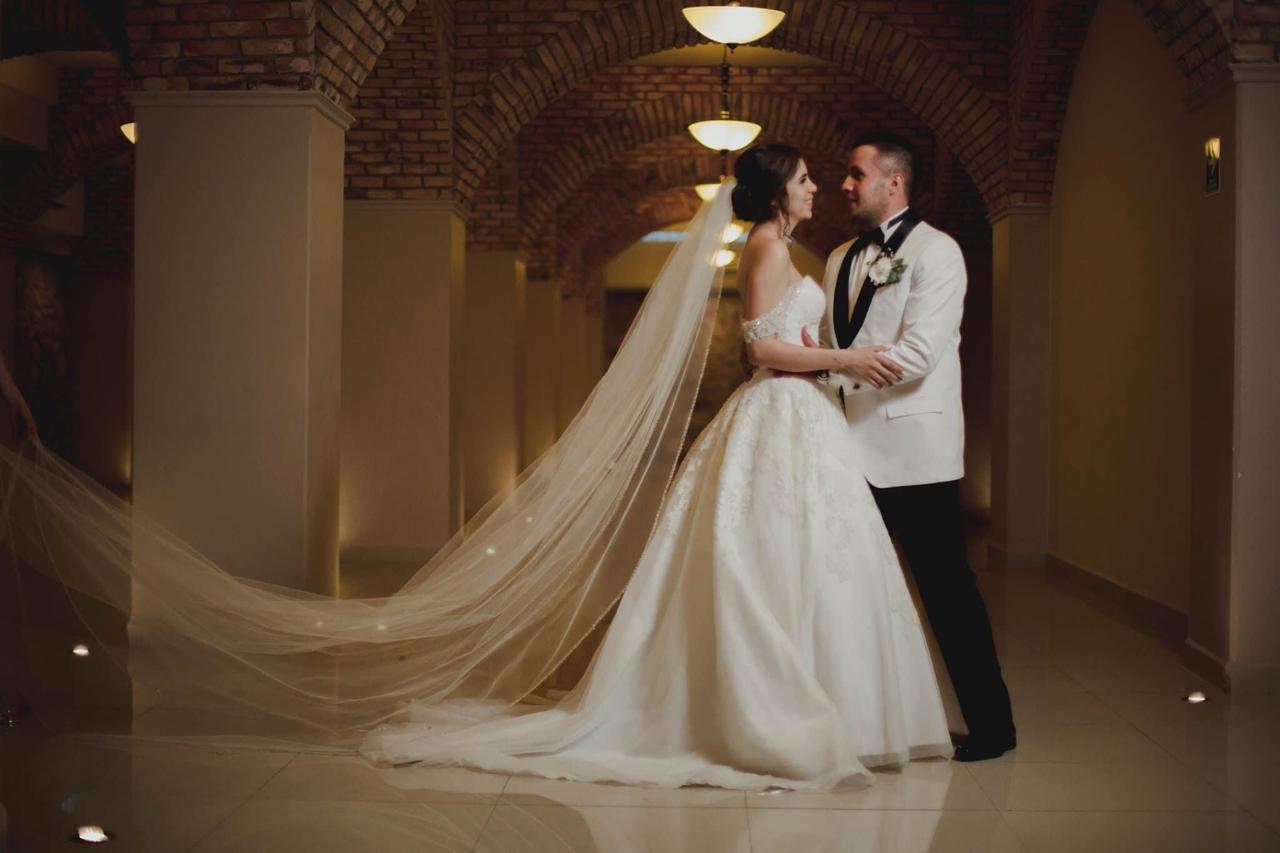 Vestido de Novia Allure Romance AZ68 Chihuahua