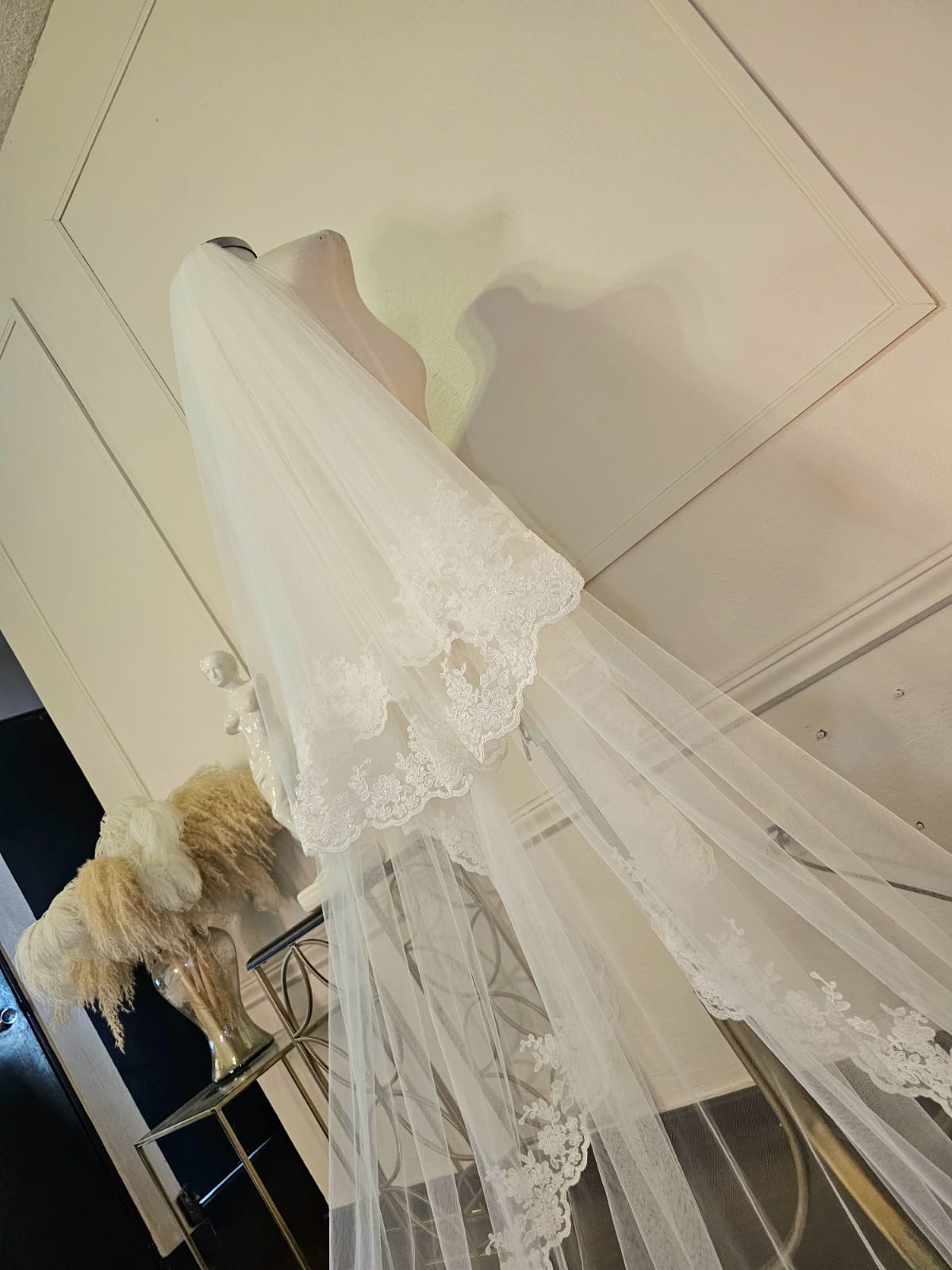 Anticipo Mantilla con Encaje L | Corte Cascada | Longitud catedral $6,580 mxn