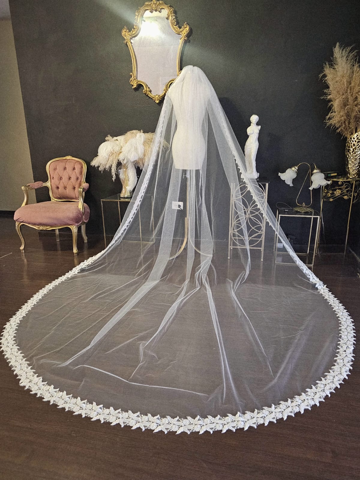 Anticipo Mantilla de Novia con Encaje M | Corte Virgen | Longitud Catedral $5,180 mxn