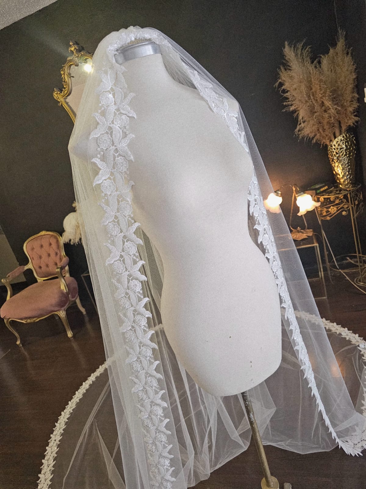 Anticipo Mantilla de Novia con Encaje M | Corte Virgen | Longitud Catedral $5,180 mxn