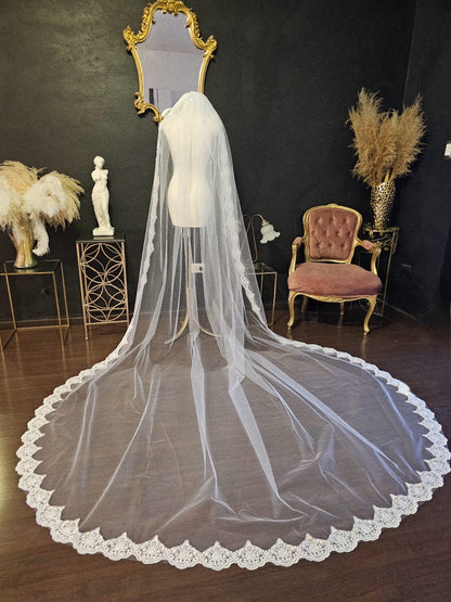 Anticipo Mantilla Encaje M | Corte Tradicional | Longitud Catedral $4,180 mxn