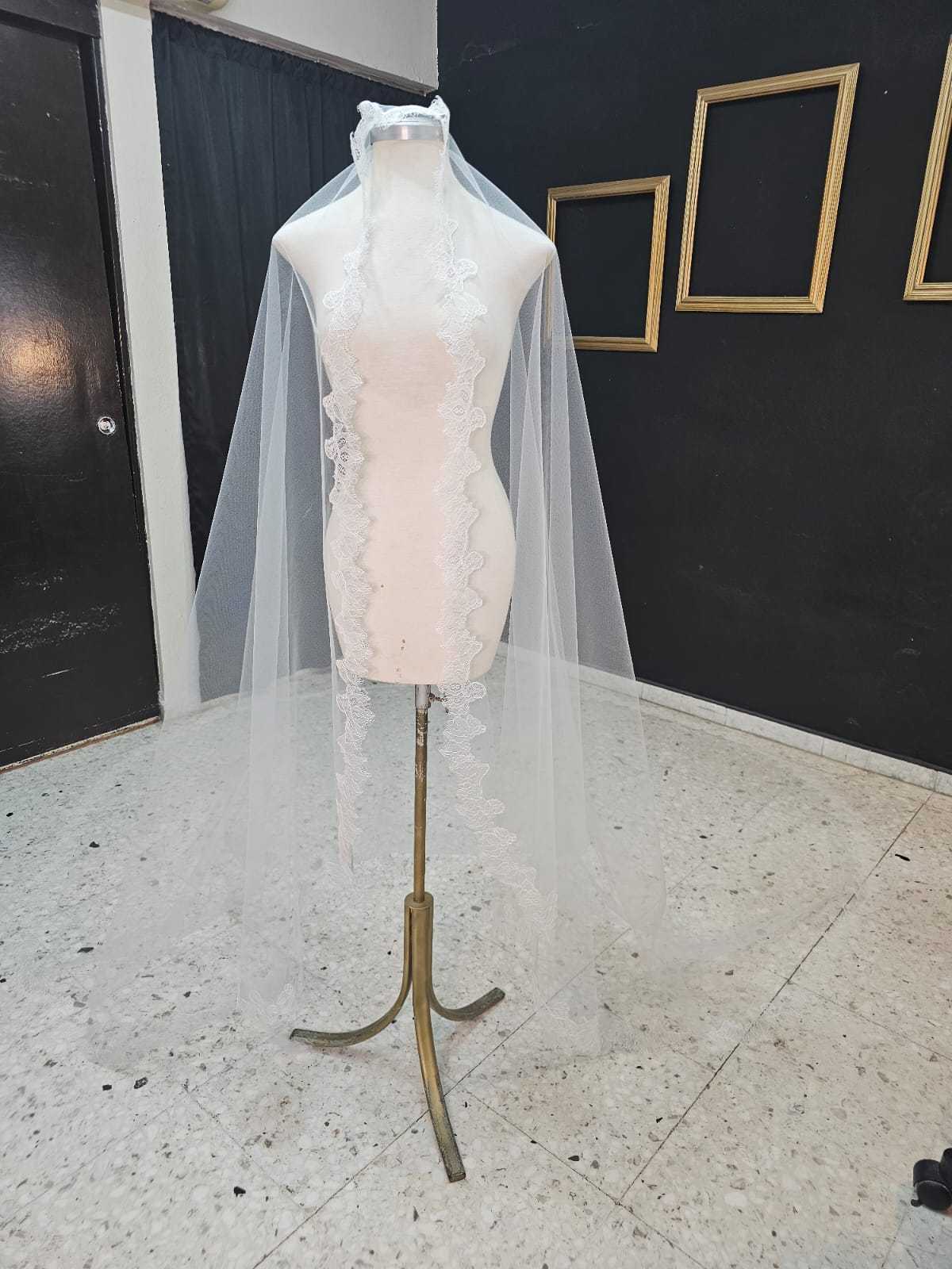 Anticipo Mantilla de Novia con Encaje S | Corte Virgen | Longitud Catedral $4,180 mxn