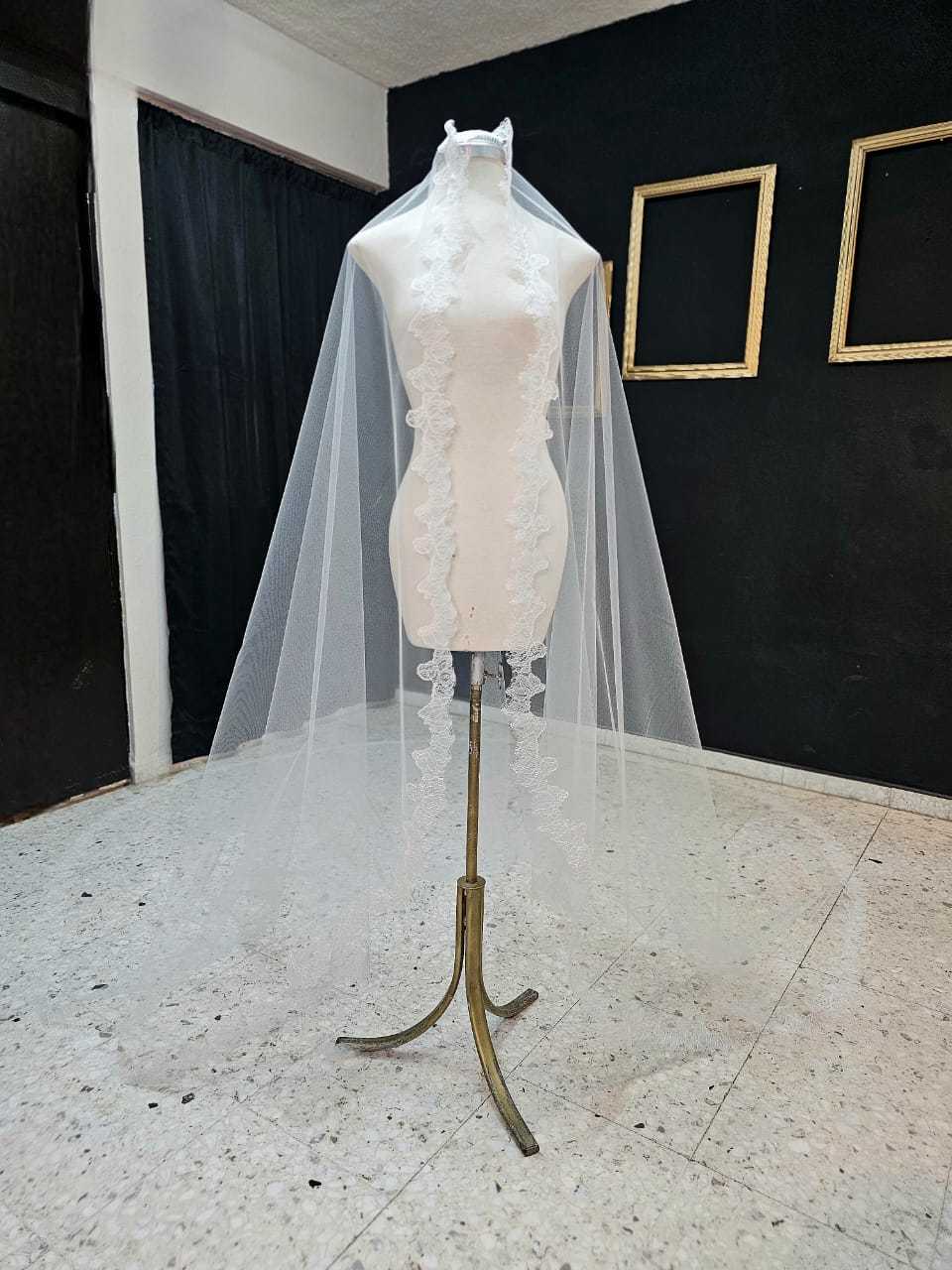 Anticipo Mantilla de Novia con Encaje S | Corte Virgen | Longitud Catedral $4,180 mxn