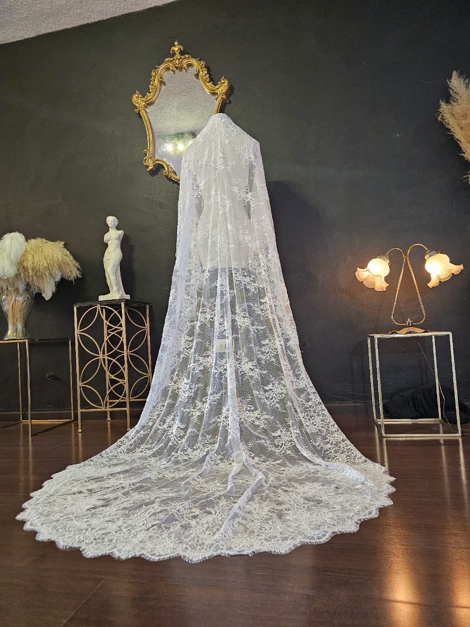 Anticipo Mantilla Española | Corte Virgen | Longitud 2 metros $4,280 mxn