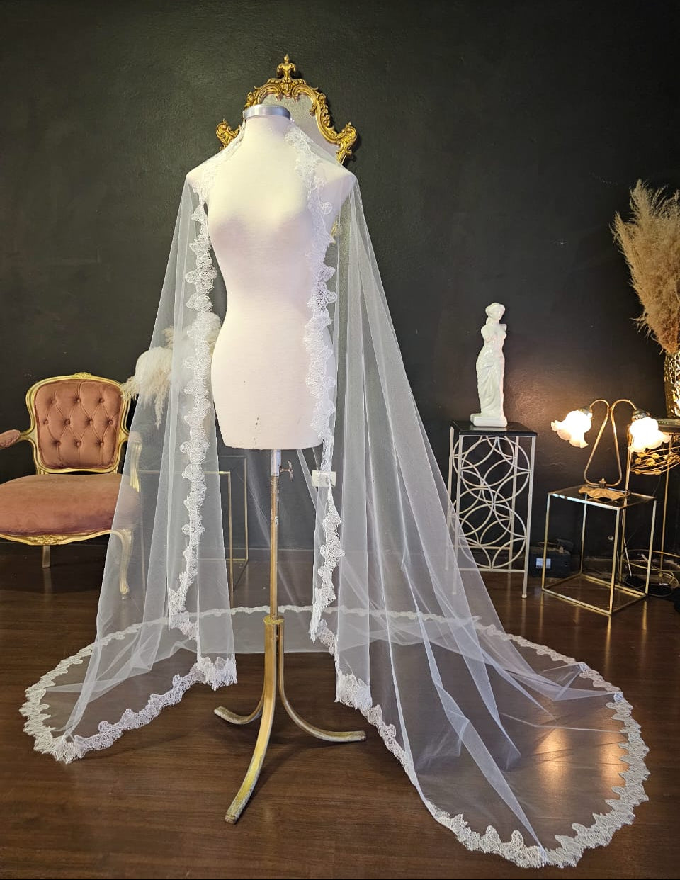 Anticipo Mantilla  con Encaje S | Corte Virgen |  Longitud 2 mt + capa velada $2,780 mxn