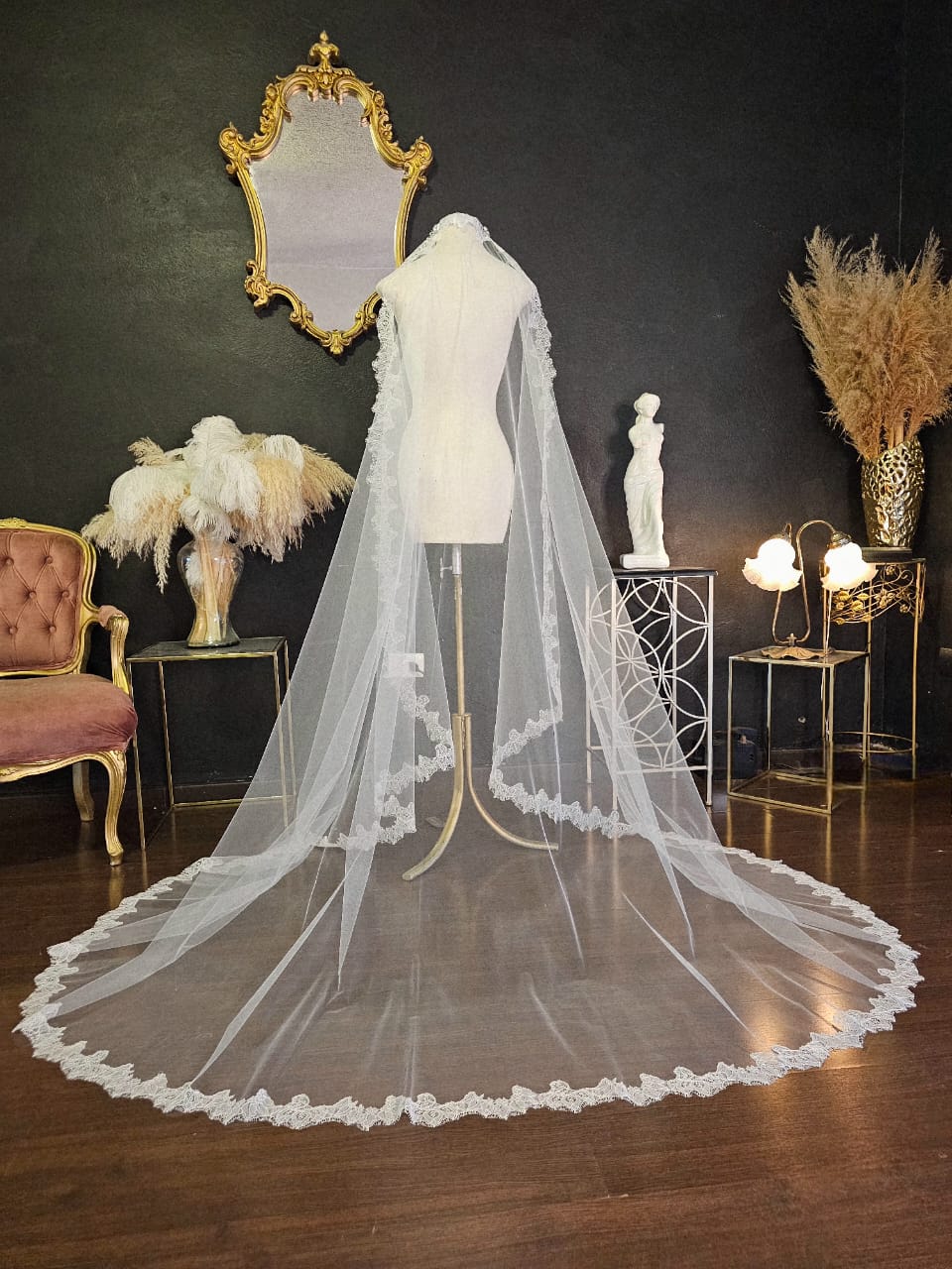 Anticipo Mantilla  con Encaje S | Corte Virgen |  Longitud 2 mt + capa velada $2,780 mxn