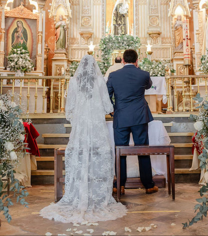 Anticipo Mantilla Española | Corte Virgen | Longitud 2 metros $4,280 mxn