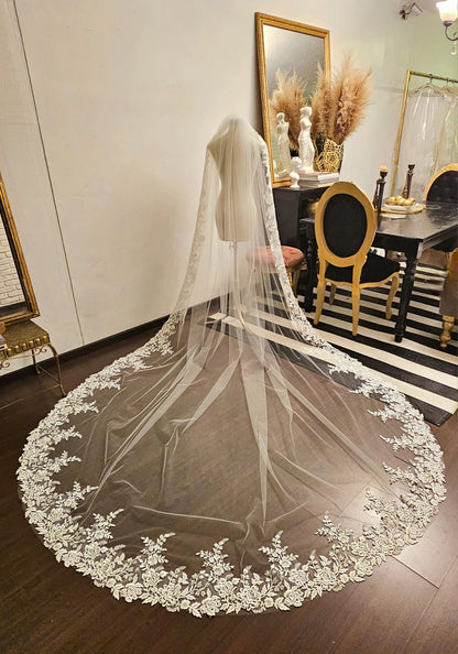 Anticipo Mantilla con Encaje XXL | Corte Tradicional | Longitud Catedral $6,980 mxn