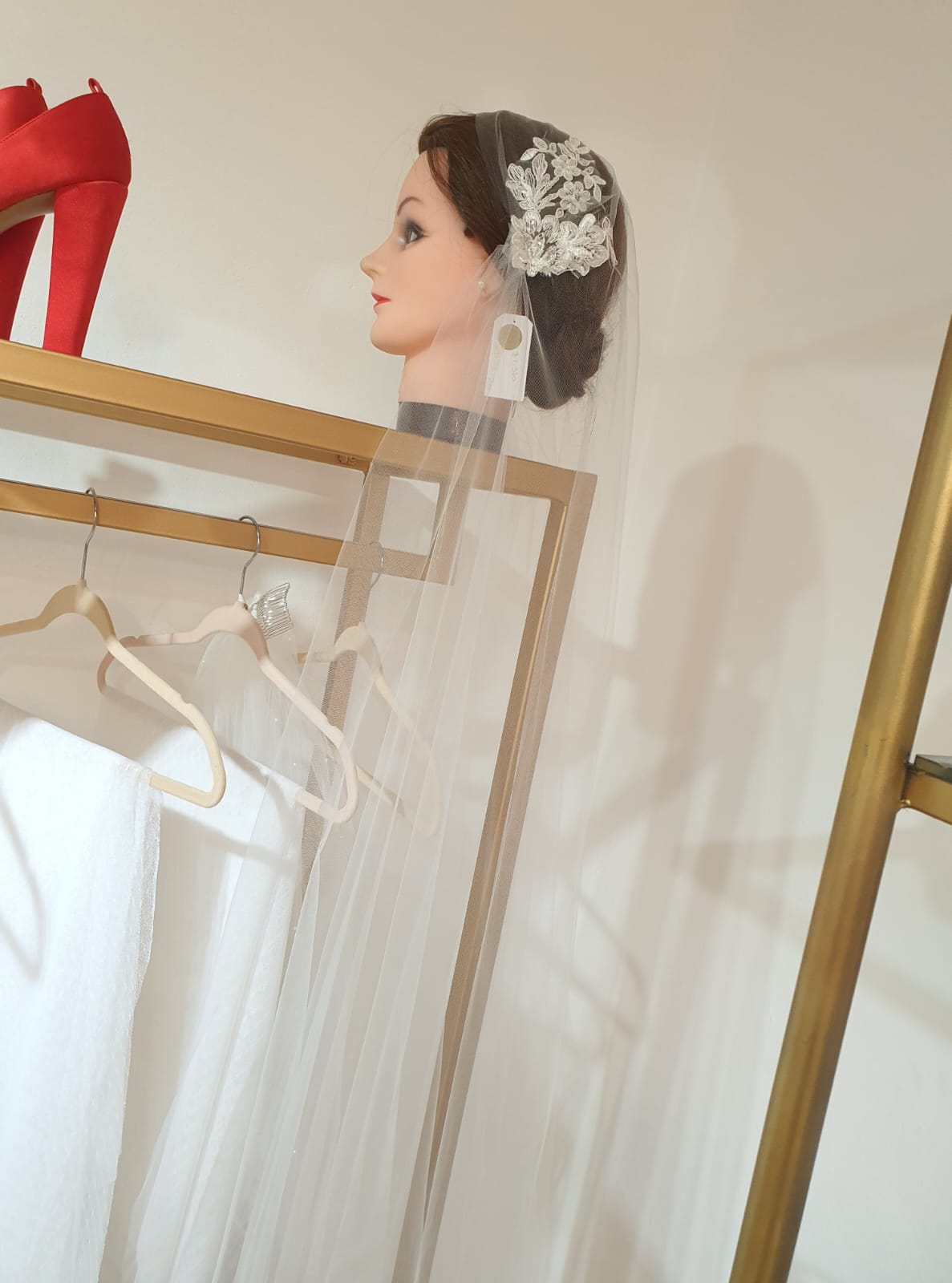 Anticipo Velo de Novia con aplicaciones | Corte Julieta | Largo 2 metros $1,680 mxn