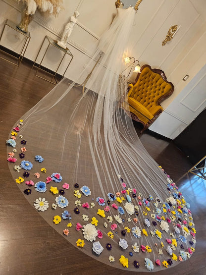 Anticipo Velo de tul decorado con flores | Corte tradicional | Longitud Catedral $3,280 MXN