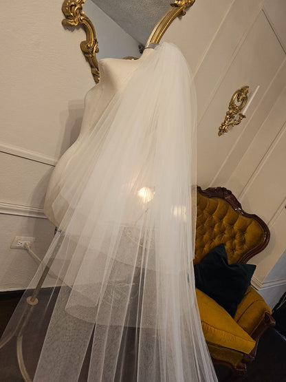 Anticipo Velo de Novia Amantillado con aplicaciones | Corte Cascada | Longitud Catedral $5,180 mxn