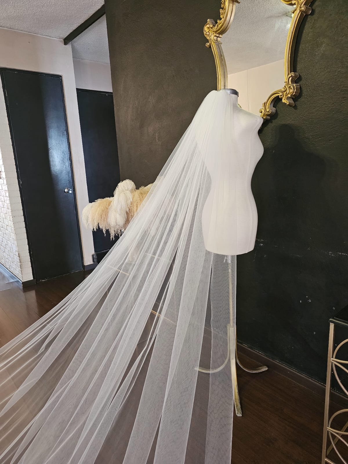 Anticipo Velo de Novia con bordado de flores 3d | Corte Tradicional  | Longitud Catedral $5,880 mxn