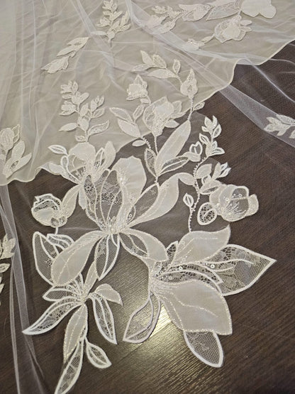 Anticipo Velo de Novia Amantillado con aplicaciones | Corte Tradicional | Longitud Catedral $4,890 mxn