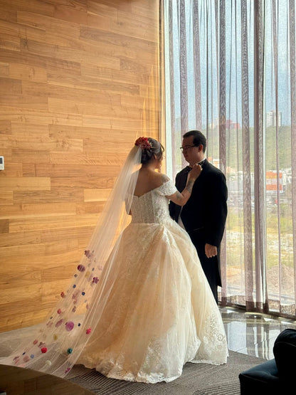 Anticipo Velo de Novia decorado con flores | Corte tradicional | Longitud catedral $2,980 mxn