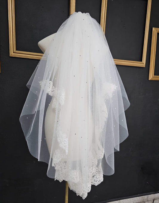 Anticipo Velo de novia con Cristales flatback y Encaje M | Corte Cascada | Longitud 100 centímetros $2,980 mxn