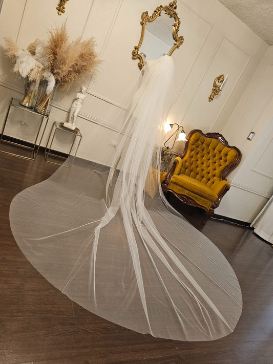 Anticipo Velo de novia Liso | Corte Tradicional | Longitud Catedral $1,580 mxn