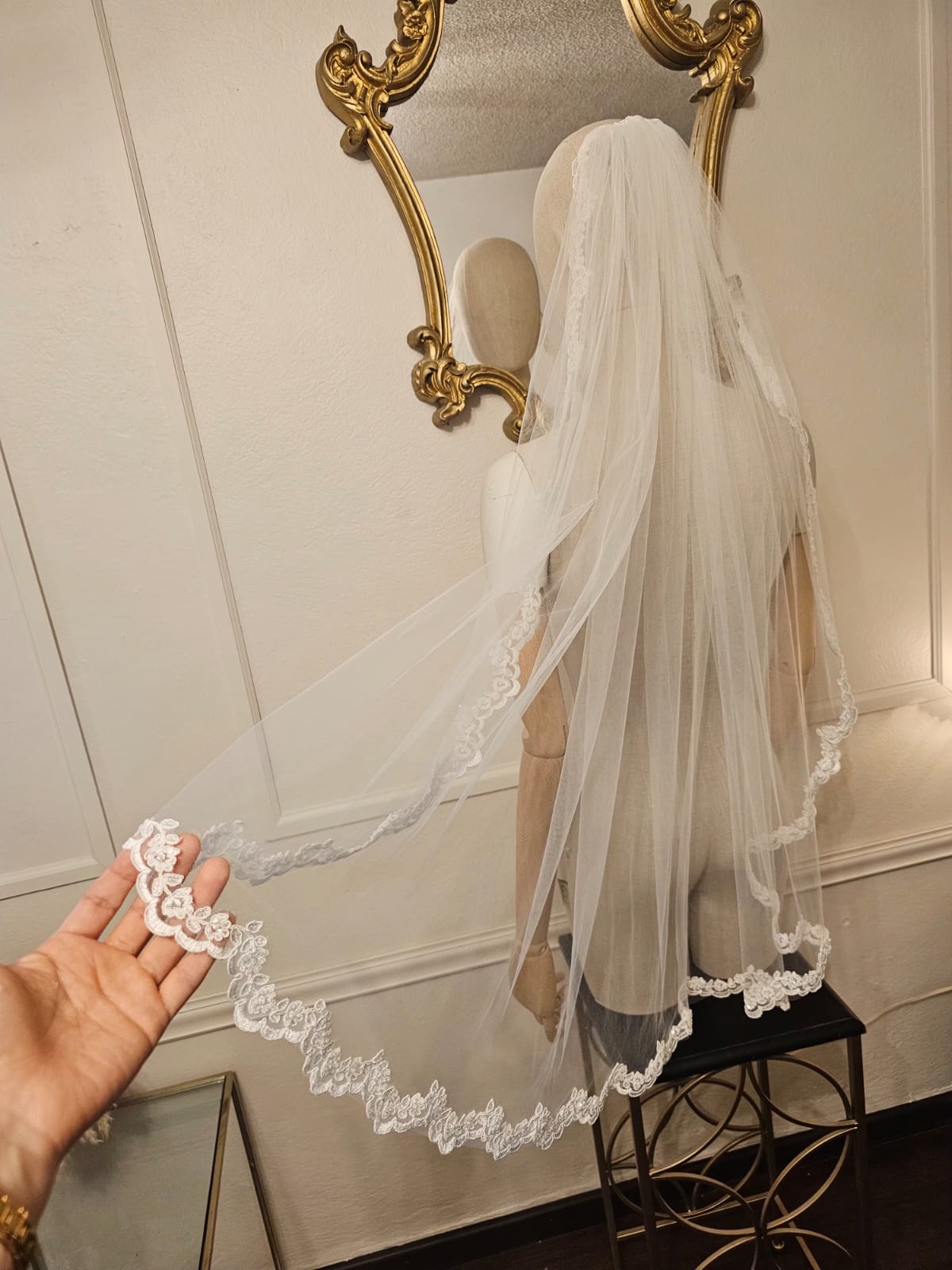 Anticipo Mantilla con encaje S | Corte Tradicional | Longitud 90 centímetros $1,580 mxn