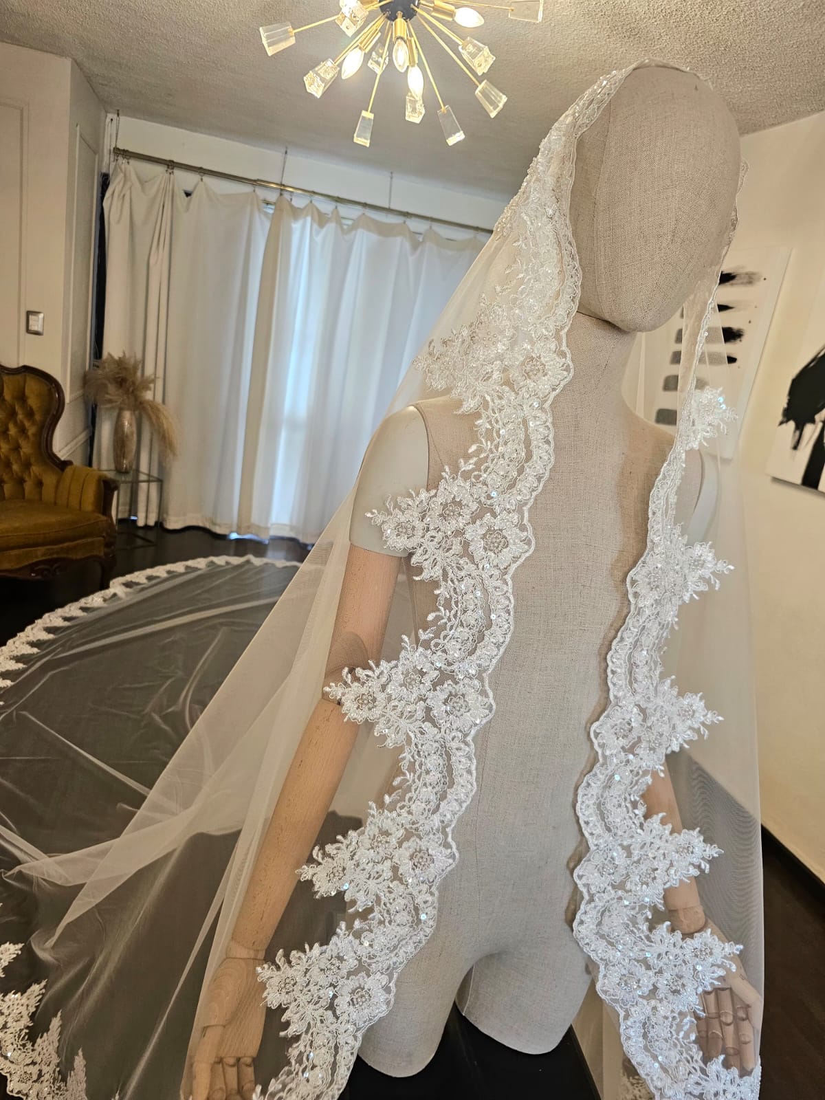 Anticipo Velo de Novia con encaje XL  | Corte Virgen  | Longitud 500 centímetros $10,280 mxn