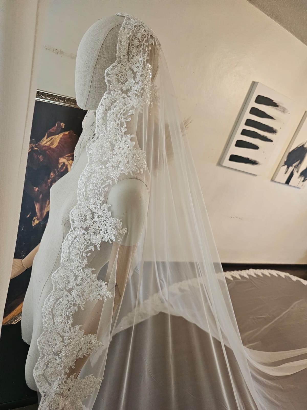 Anticipo Velo de Novia con encaje XL  | Corte Virgen  | Longitud 500 centímetros $10,280 mxn