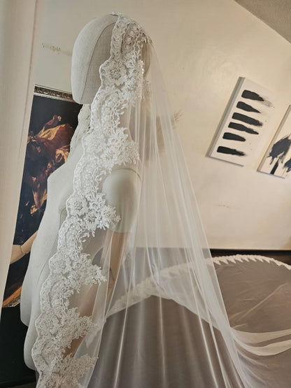 Anticipo Velo de Novia con encaje XL  | Corte Virgen  | Longitud 500 centímetros $10,280 mxn