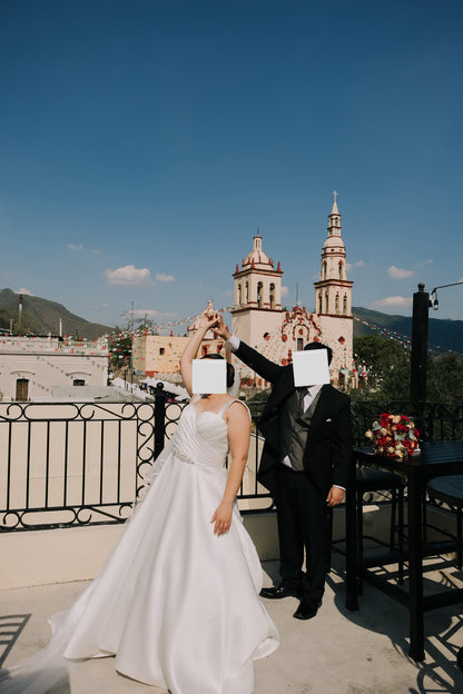 Vestido de Novia Preloved Sacramento Novias AR25 Monterrey Talla 12