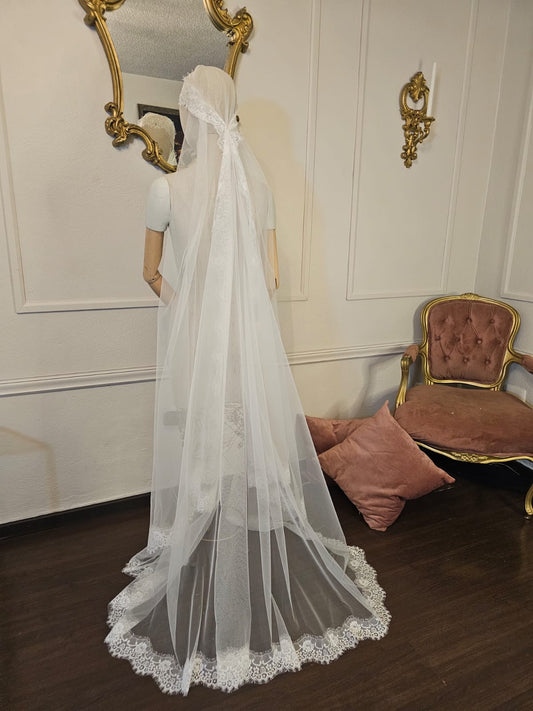 Anticipo Mantilla de Novia | Corte Julieta | Encaje M tipo Chantilly | Largo 1.80 metros $3,680 mxn
