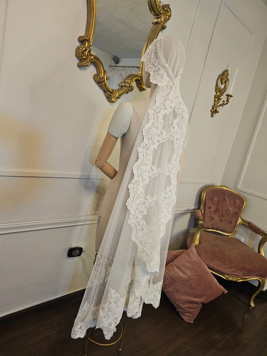 Anticipo Mantilla de Novia | Corte Julieta | Encaje L | Largo 1.40 metros $3,480 mxn