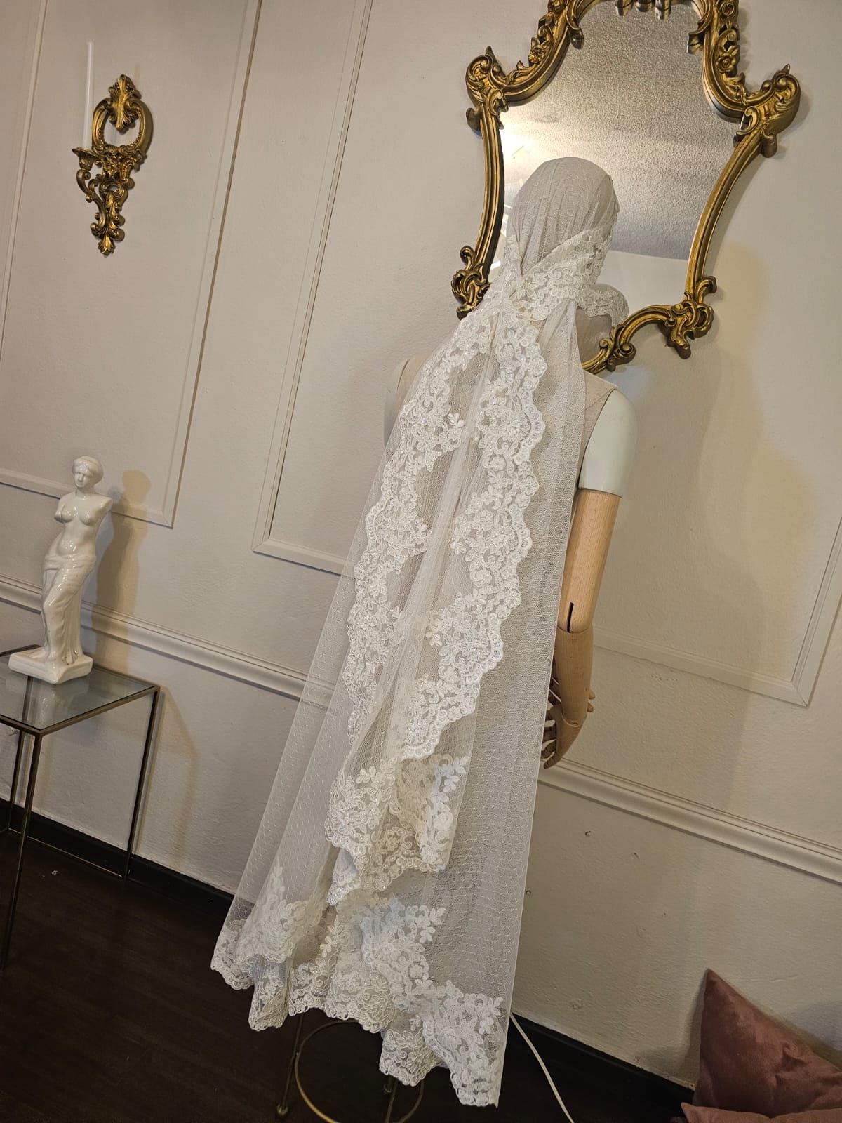 Anticipo Mantilla de Novia | Corte Julieta | Encaje L | Largo 1.40 metros $3,480 mxn