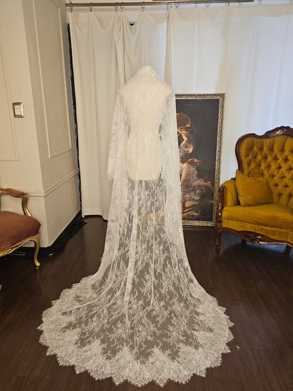 Anticipo Mantilla Española | Corte Virgen | Longitud 2 metros $4,280 mxn