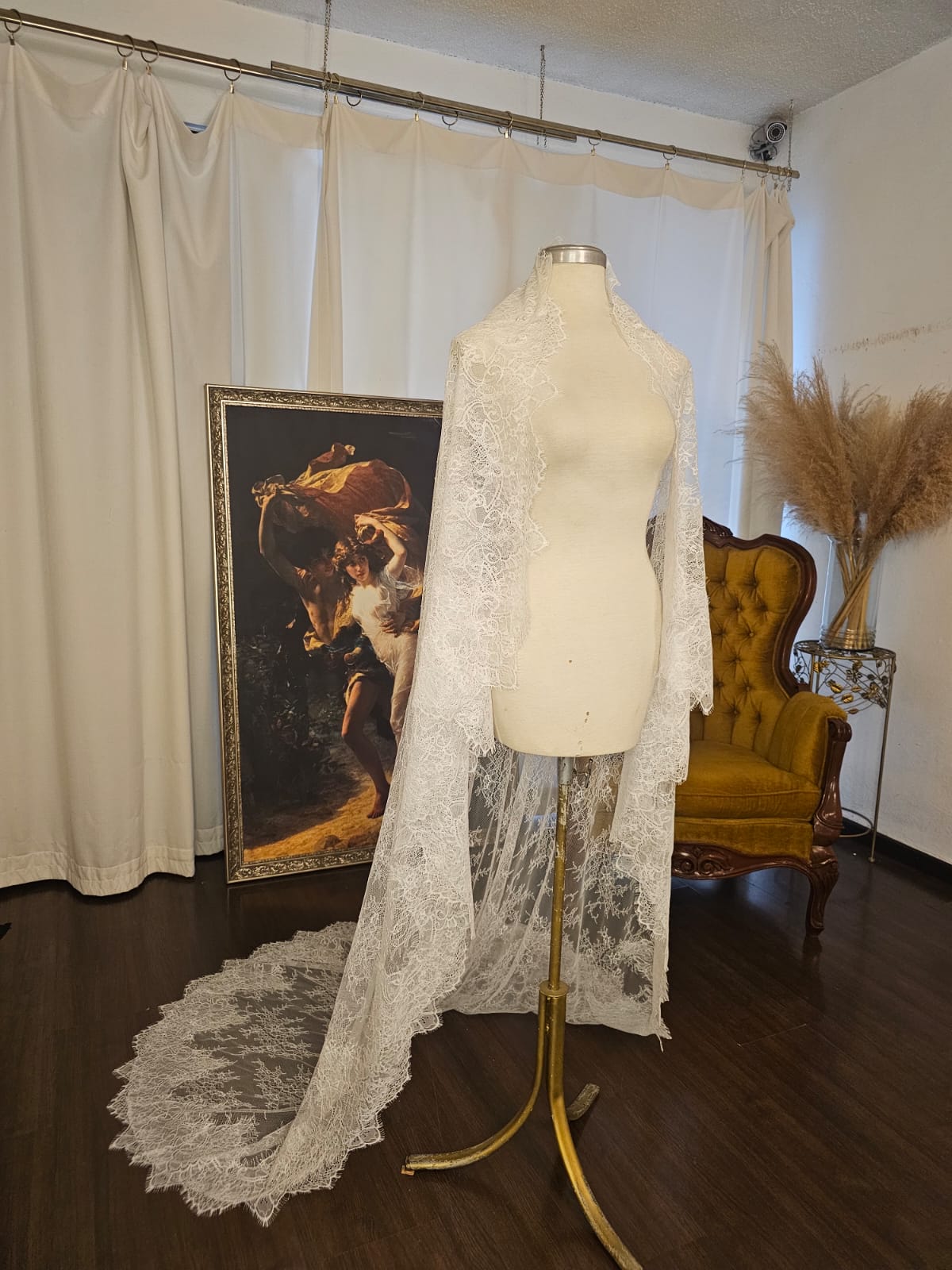 Anticipo Mantilla Española | Corte Virgen | Longitud 2 metros $4,280 mxn