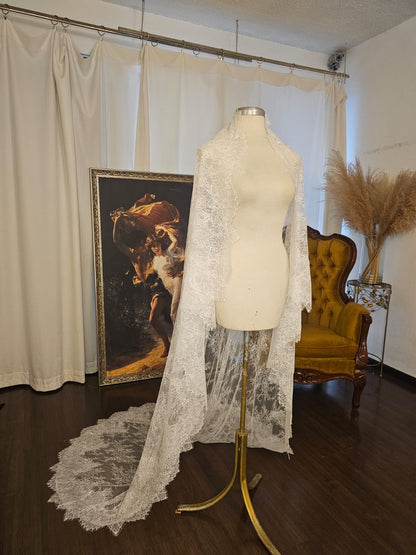 Anticipo Mantilla Española | Corte Virgen | Longitud 2 metros $4,280 mxn