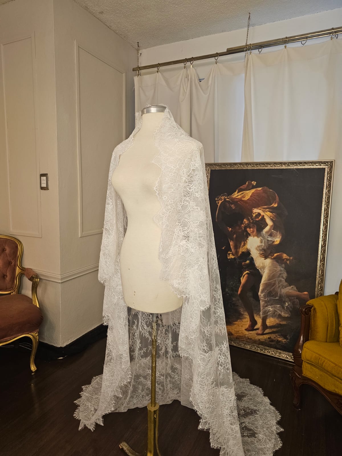 Anticipo Mantilla Española | Corte Virgen | Longitud 2 metros $4,280 mxn
