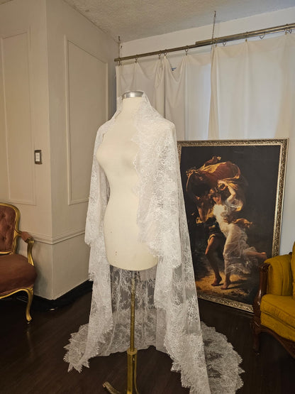 Anticipo Mantilla Española | Corte Virgen | Longitud 2 metros $4,280 mxn