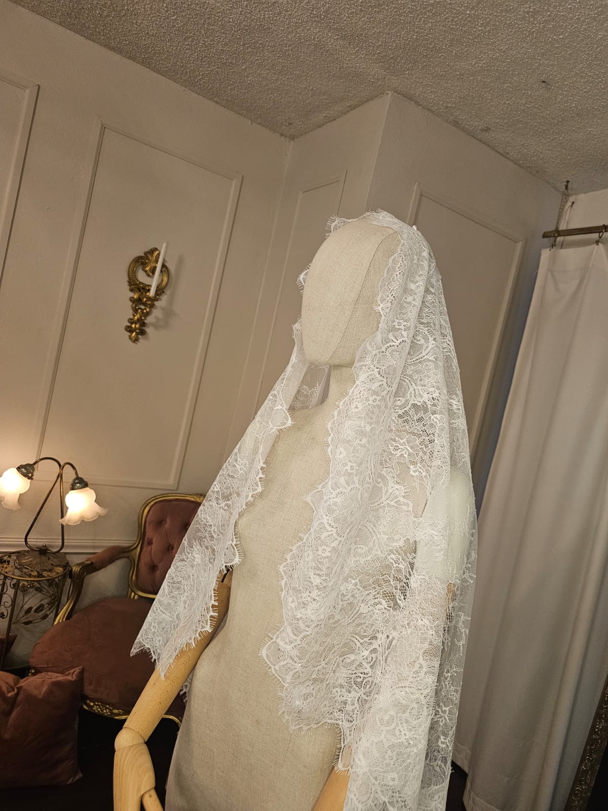 Anticipo Mantilla Española | Corte Virgen | Longitud 2 metros $4,280 mxn